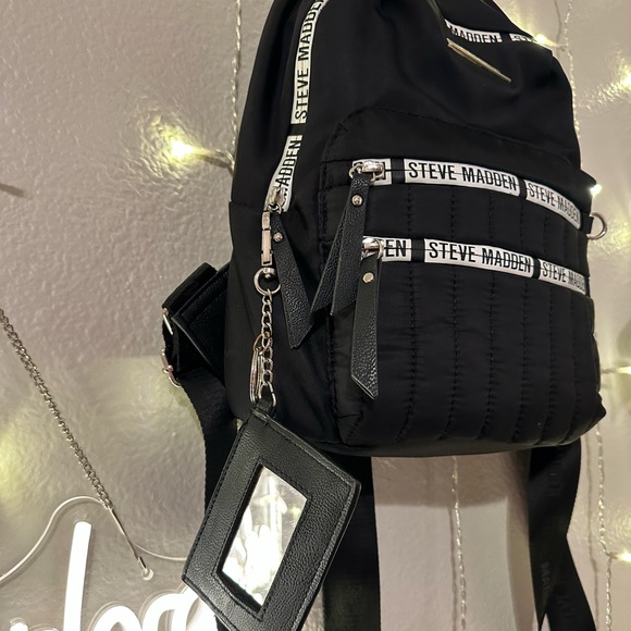 • Steve Madden Backpack • - Picture 2 of 4